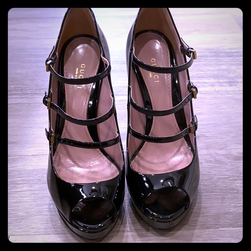 Patent leather Gucci open toe platform heels